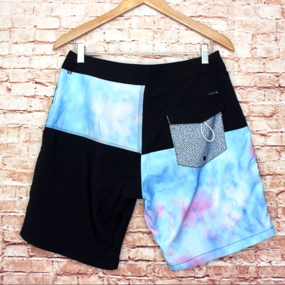 Rusty | Men’s Color Block Tie Dye Swim Trunks - Picture 5 of 6